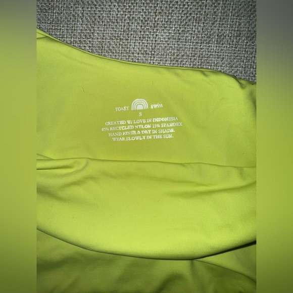 141. Toast Signature One Shoulder Crop Top - Picture 7 of 7